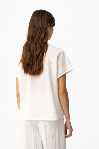 BLUSA BORDADA 2