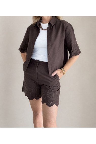 SHORT ALGODON TROQUELADO MARRON 2