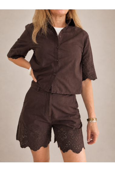 CAMISA ALGODÓN TROQUELADA MARRON 2
